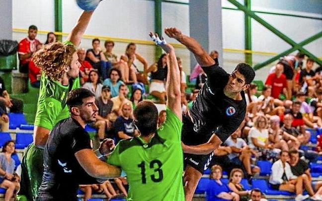 El Helvetia pierde la final en Laredo ante Sinfín