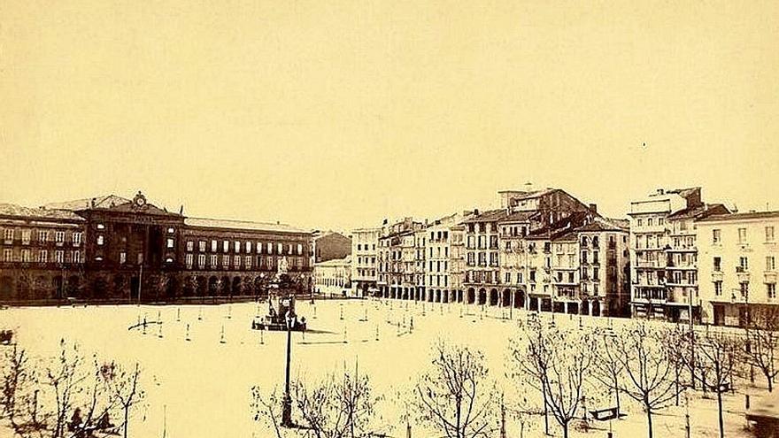 Plaza del Castillo, 1890 | FOTO: HUBERT VAFFIER (BIBLIOTHÈQUE NATIONALE DE FRANCE)