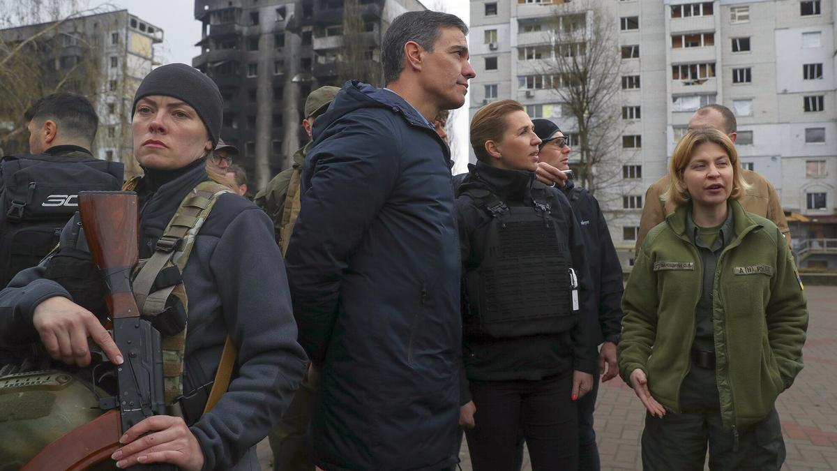 El presidente del Gobierno español, Pedro Sánchez, en una visita a Ucrania en abril del año pasado.