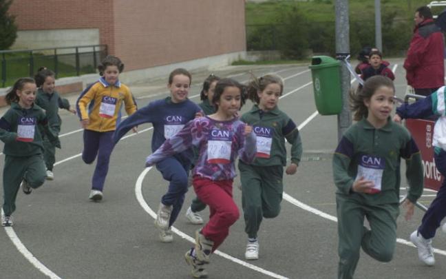 Niños en plena competición.