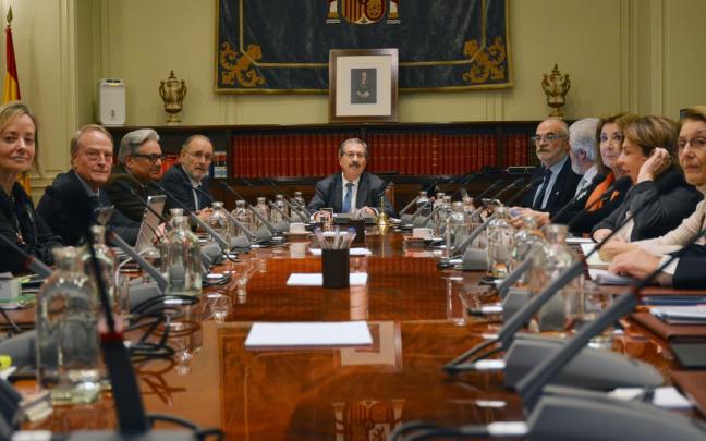 Pleno extraordinario del Consejo General del Poder Judicial (CGPJ) para votar a sus dos candidatos al Tribunal Constitucional (TC) Pleno extraordinario del Consejo General del Poder Judicial (CGPJ) para votar a sus dos candidatos al Tribunal Constitucional (TC)