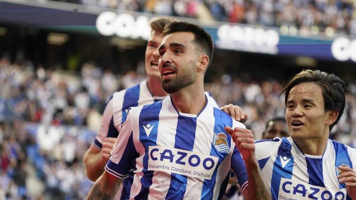 Brais Méndez celebra el gol del 1-0 frente a Osasuna en Anoeta.