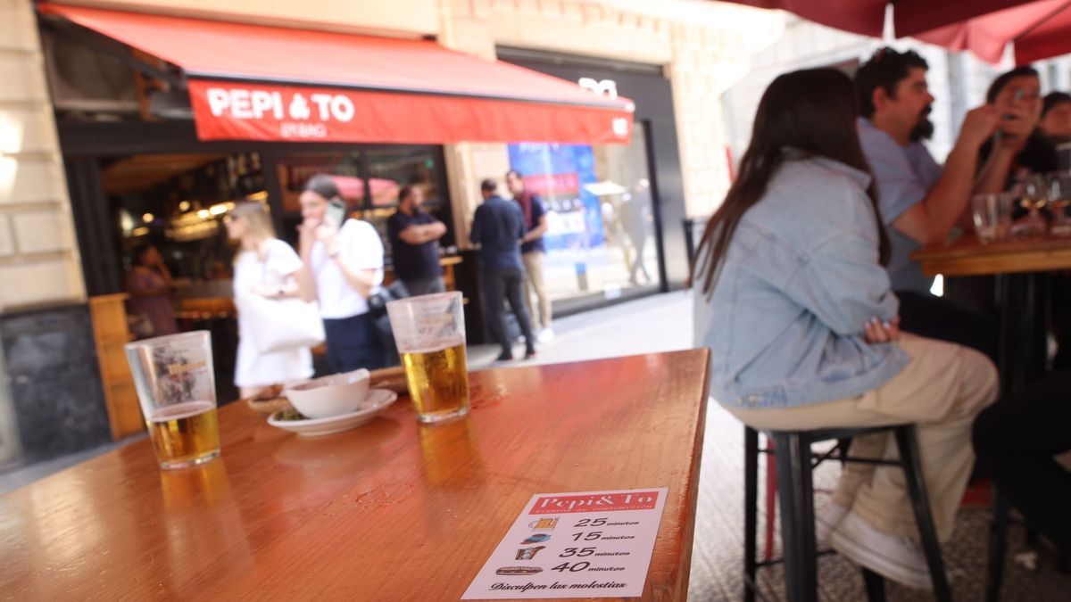 15 mintos para tomar un caf&eacute; en la terraza de un bar de Bilbao