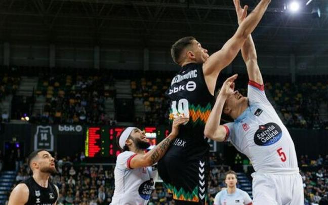 Emir Sulejmanovic, en el encuentro ante el Monbus Obradoiro.