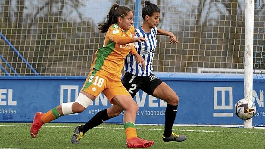 Vergés pugna por el balón en el duelo contra el Betis.