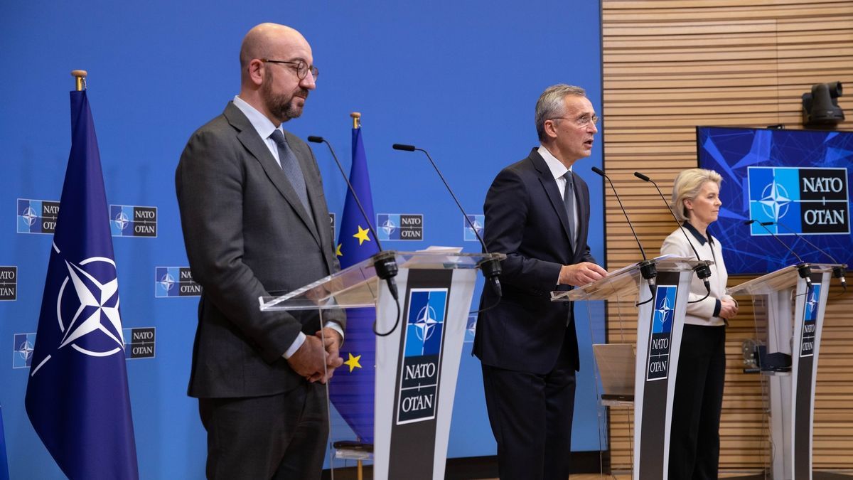 Charles Michael, presidente del Consejo Europeo, Jens Stoltenberg, secretario de la OTAN y la presidenta de la CE, Ursula Von der Leyen.