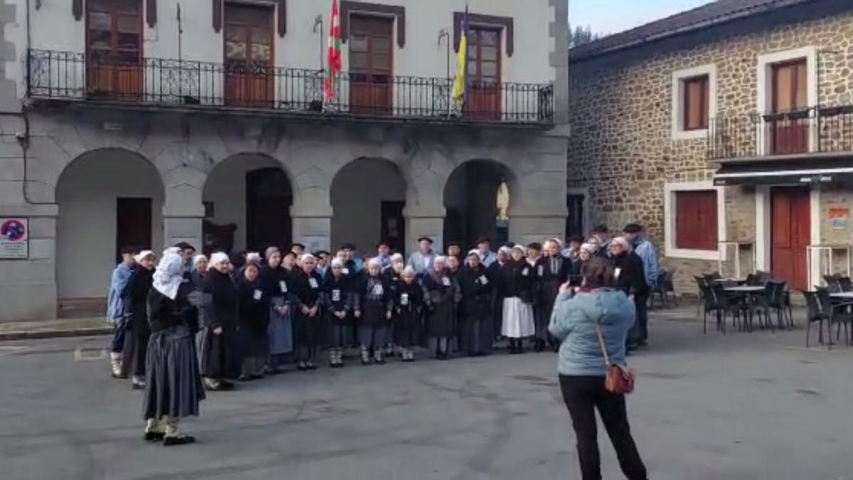 Homenaje a Patxo, una de las voces emblemáticas del coro de Arratia