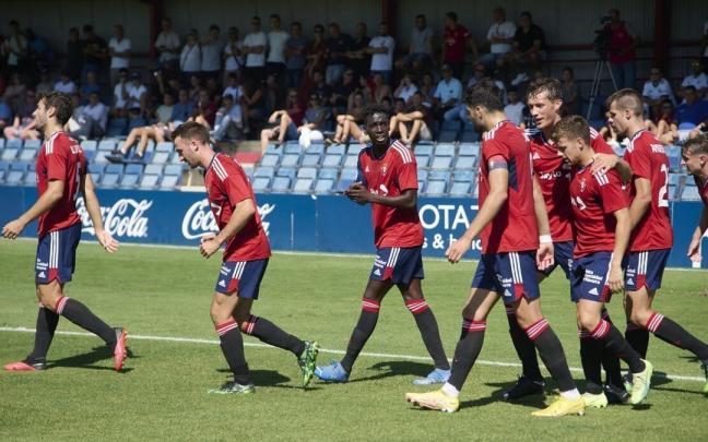 Los jugadores de Osasuna Promesas celebran el primer tanto de Ander Yoldi Los jugadores de Osasuna Promesas celebran el primer tanto de Ander Yoldi