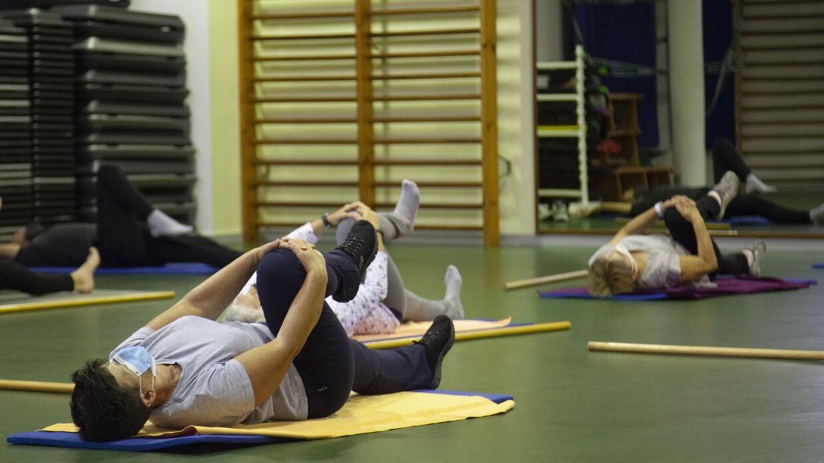 Actividad deportiva en un centro cívico de Vitoria