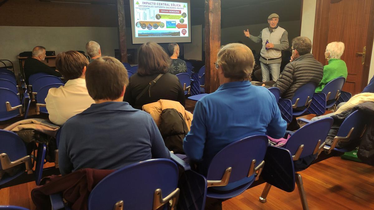 La agrupación está celebrando reuniones informativas por la comarca.