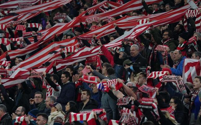 M&aacute;s de 37.000 aficionados arroparon al Athetic ante el Espanyol