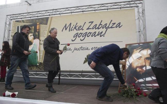 Homenaje a Mikel Zabalza.
