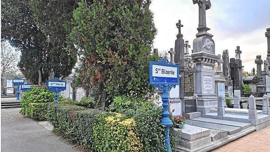 Polloe con los nuevos carteles en sus calles. | FOTO: N.G.