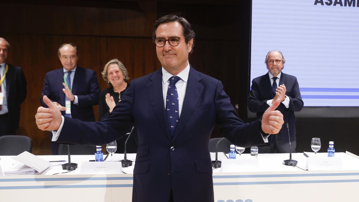 Antonio Garamendi celebra los resultados de la Asamblea de la CEOE.