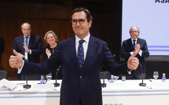 Antonio Garamendi celebra los resultados de la Asamblea de la CEOE.