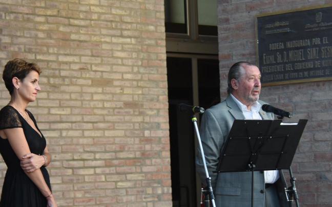 Gonzalo R. Erice, durante su intervención en Mendoza el viernes 9 de diciembre, junto a María Chivite.