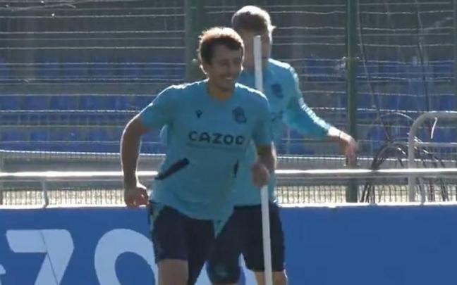 Mikel Oyarzabal ya entrena con el equipo en Zubieta Mikel Oyarzabal ya entrena con el equipo en Zubieta