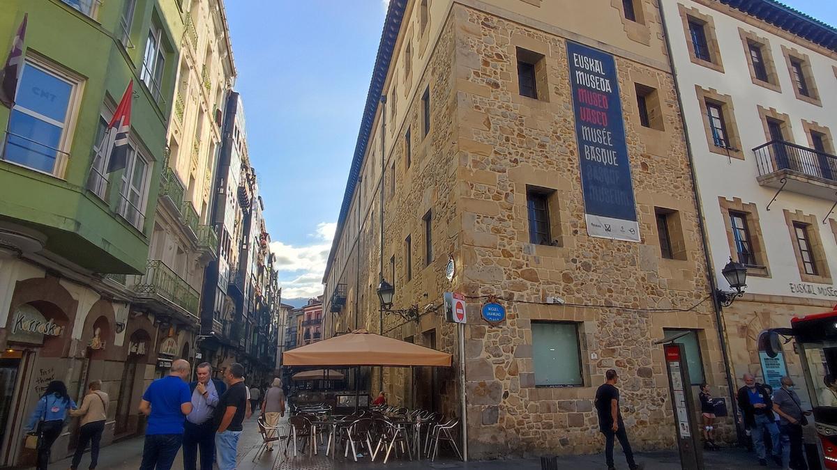 Las terrazas de la calle María Muñoz podrían verse afectadas por las obras de reforma integral del Museo Vasco.