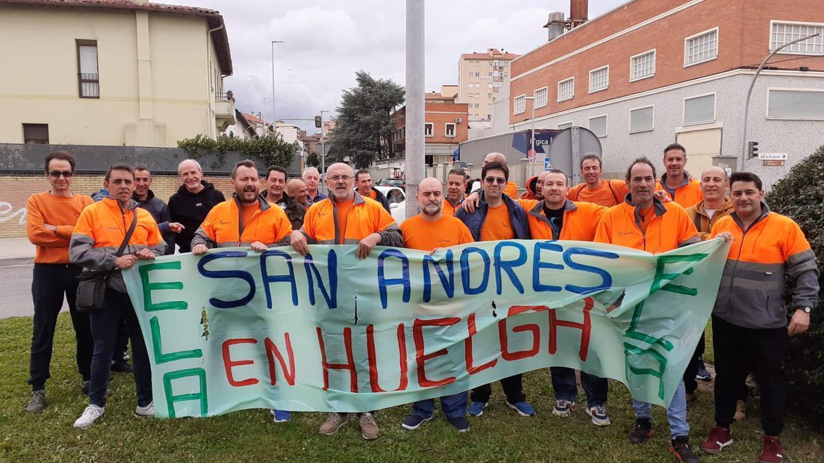 Trabajadores de la empresa Solidus San Andrés en huelga.