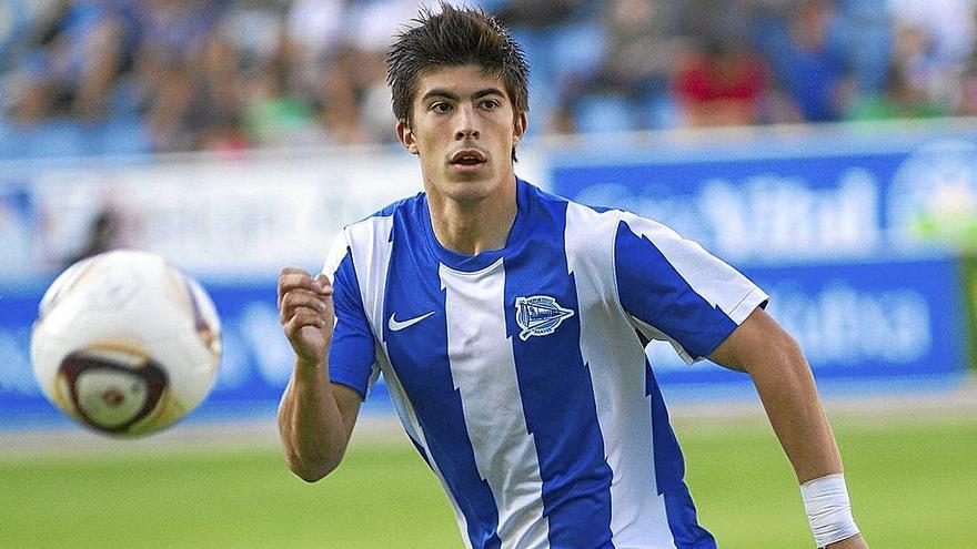 Alex Quintanilla enfundado en la elástica albiazul durante la temporada 2011-12. | FOTO: JOSU CHAVARRI