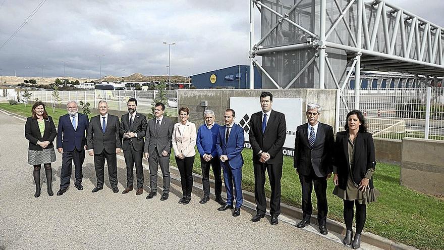 (Izda-dcha) Matilde García Echevarría, José Ignacio Zudaire, Carlos Javier Navarro, Roger Torrent, Mikel Irujo, María Chivite, Jesús Sesma, Iñigo Ansola, Guillermo Alonso y Uxue Itoiz. | FOTO: CEDIDA