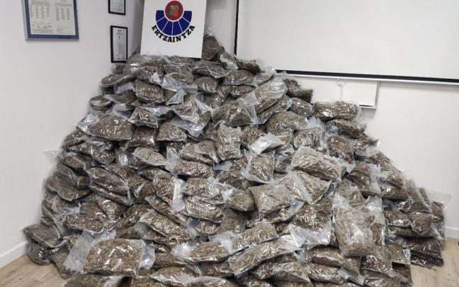 Los 700 kilos de marihuana incautada.