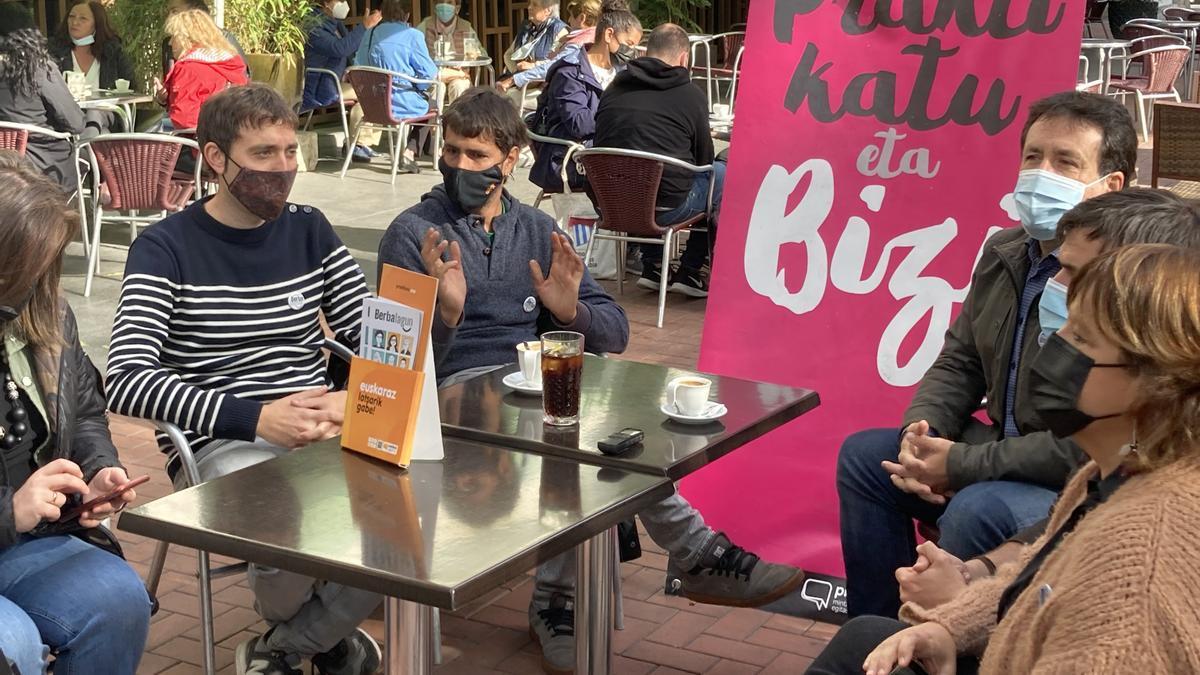 Presentaci&oacute;n de la iniciativa berbalagun para hablar euskera de Basauri y Galdakao.