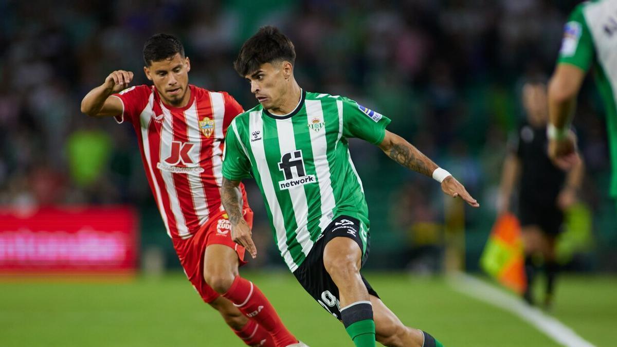 Una jugada de Juan Cruz del Real Betis