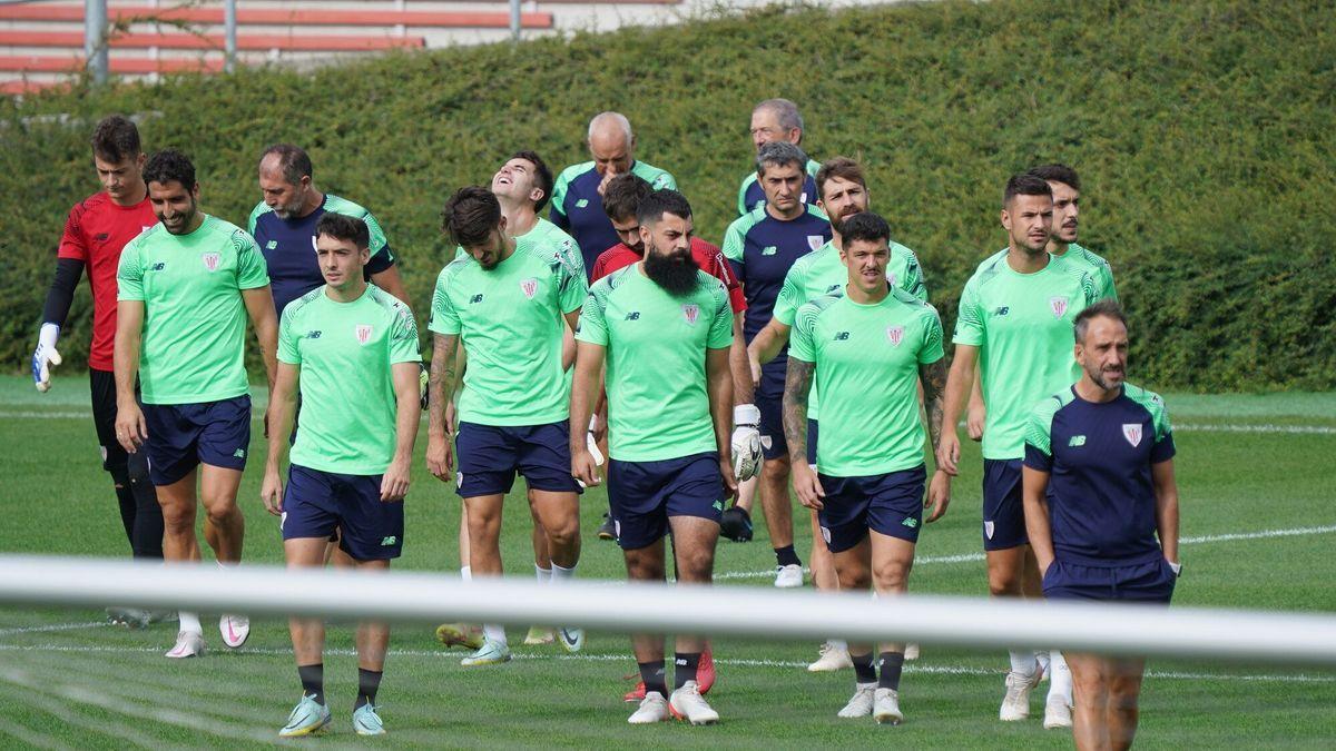 Yeray Álvarez, recuperado ya de su proceso gripal, se ejercitó en Lezama junto a los suplentes del duelo del domingo frente al Elche.