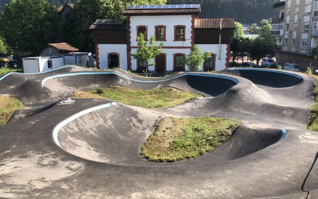 La pista de pump-track de Atxondo fue la primera de la comarca.