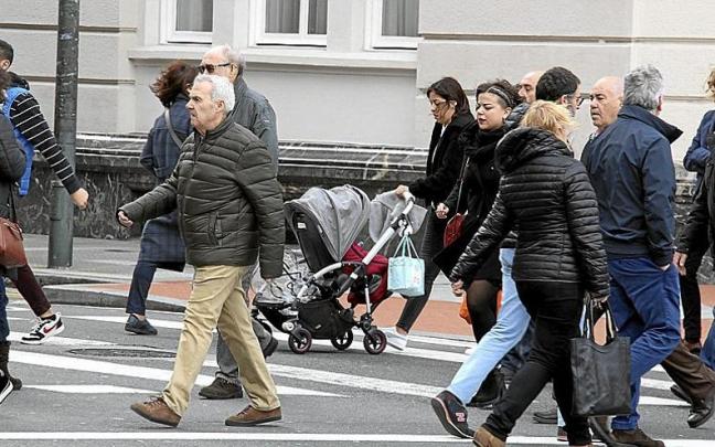 Los economistas apuntan a una desaceleraci&oacute;n general del crecimiento en la primera mitad de 2023, aunque sin caer en la temida recesi&oacute;n. | FOTO: HAIZEA BERROCAL