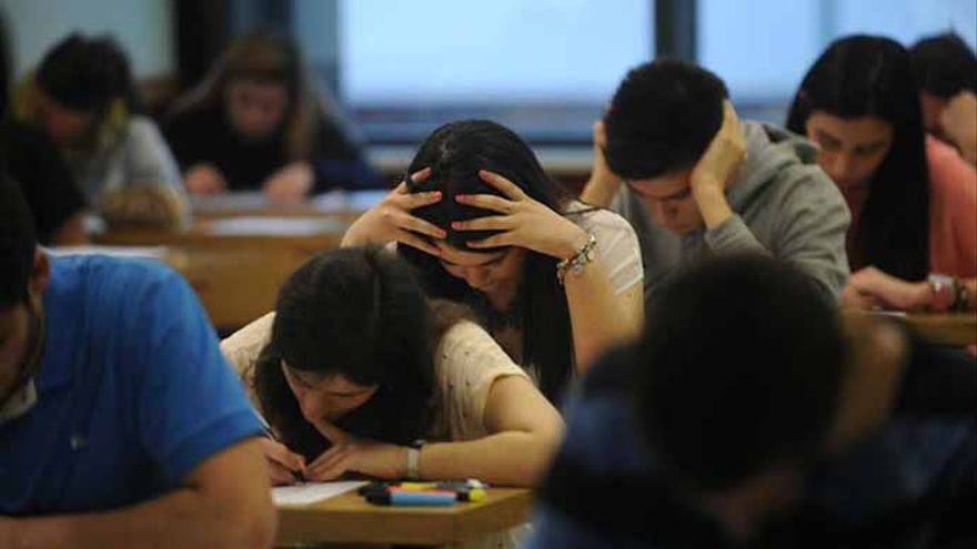 Euskadi inicia el examen de selectividad, al que se presentan 8.820 alumnos