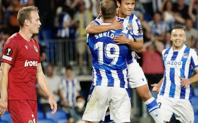 Kubo y Sorloth celebran el tanto de la victoria ante el Omonia Kubo y Sorloth celebran el tanto de la victoria ante el Omonia