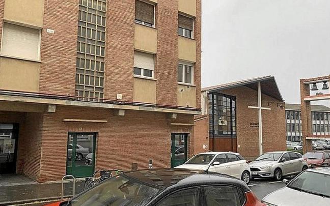 Exterior de la vivienda junto a la iglesia de San Ignacio. | FOTO: CEDIDA