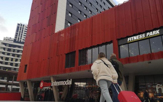 Los autobuses de la línea Bilbao-Castro serán gratis para los usuarios habituales a partir de febrero Los autobuses de la línea Bilbao-Castro serán gratis para los usuarios habituales a partir de febrero