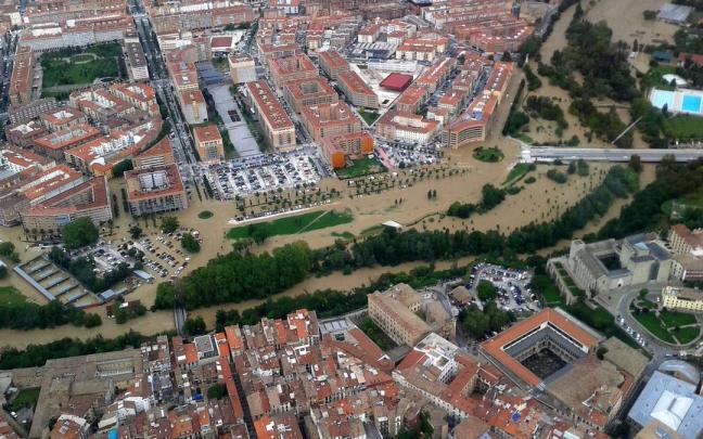 Zona inundada de la Rochapea, en Pamplona, en unas inundaciones en 2013.