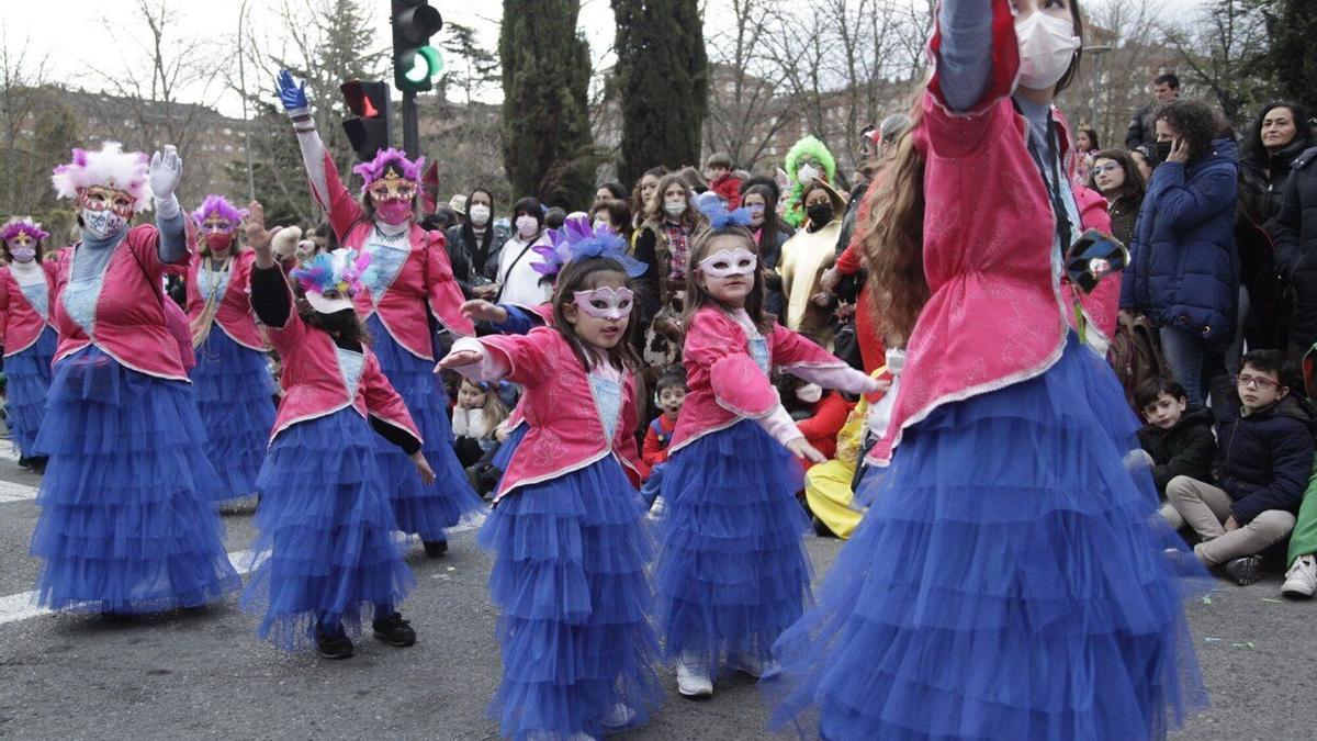 Comparsa del pasado año en el desfile del Carnaval de Vitoria