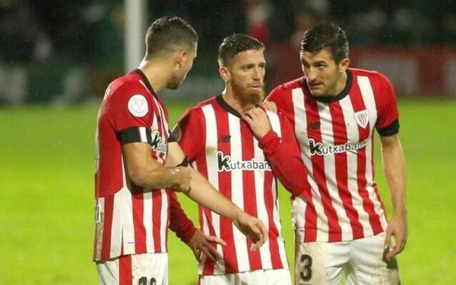 De Marcos, Muniain y Vivian.