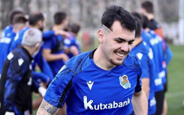 &Aacute;lex Sola, durante un entrenamiento en Zubieta.