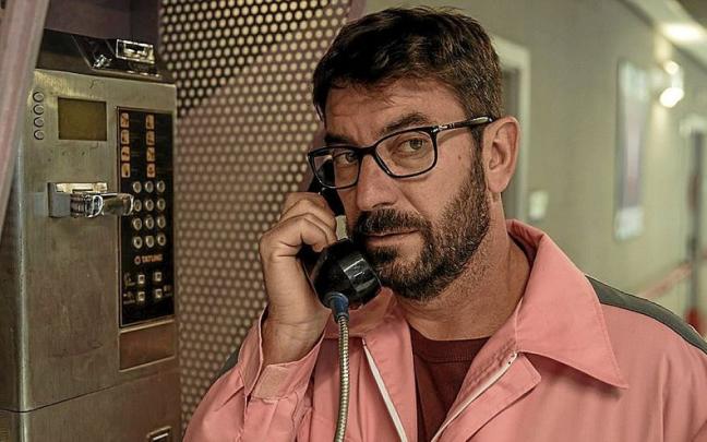 Arturo Valls en una escena de la serie ‘Dos años y un día’. | FOTO: EFE Arturo Valls en una escena de la serie ‘Dos años y un día’. | FOTO: EFE