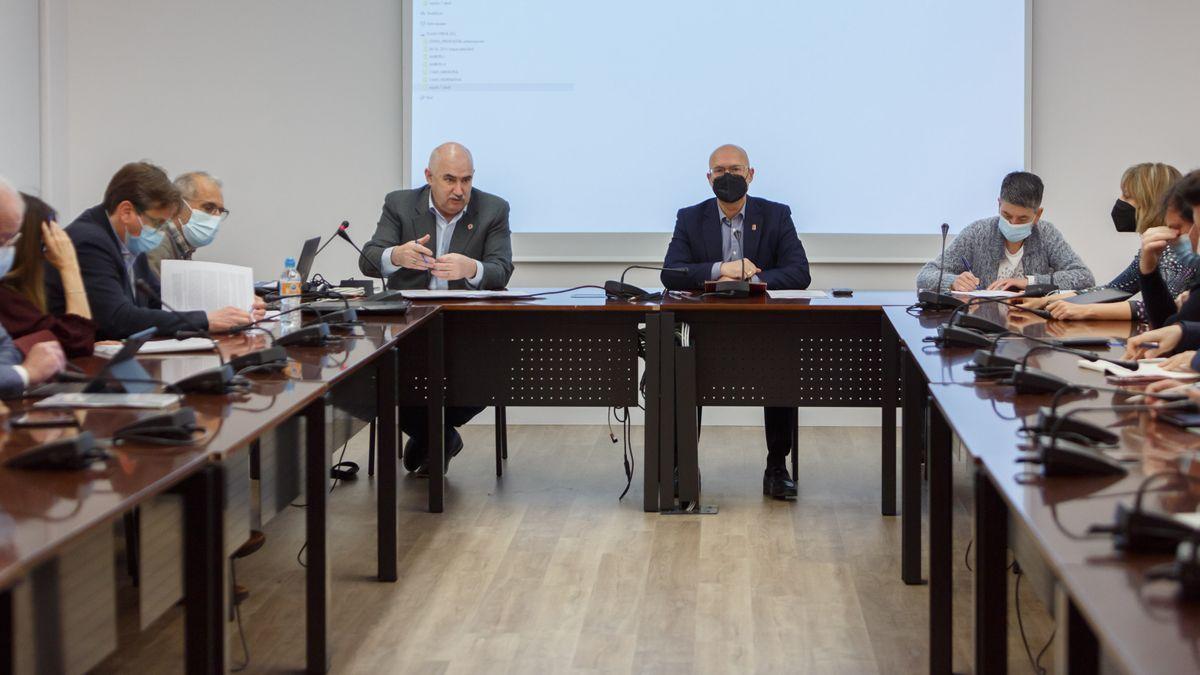 Reunión del Consorcio Alta Velocidad-Comarca de Pamplona / Iruña.