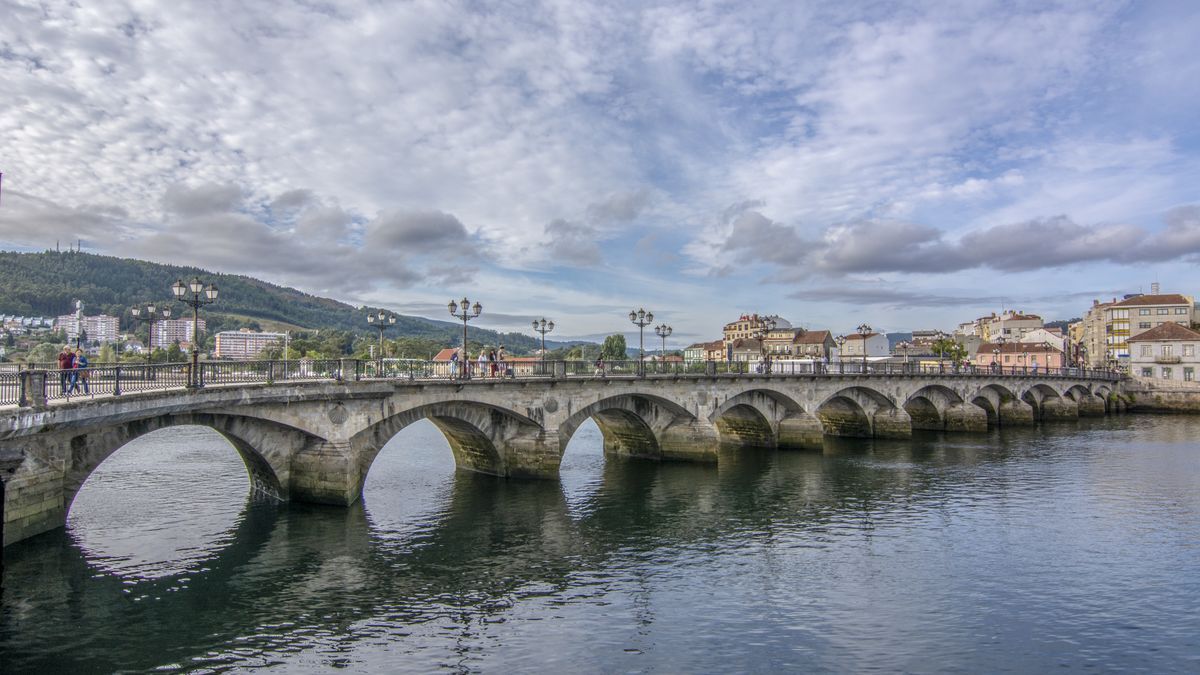 El Puente del Burgo, un puente medieval construido sobre uno de origen romano en la ciudad de Pontevedra.