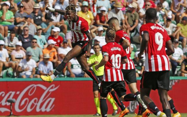 Nico Williams celebra su gol, el tercero del Athletic.