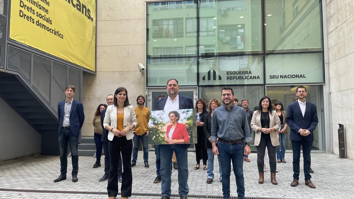 Junqueras, al frente, durante la presentación de la candidatura de ERC.