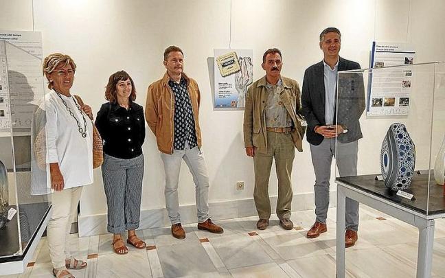 Representantes del Gobierno de Navarra y responsables de la exposición. Representantes del Gobierno de Navarra y responsables de la exposición.