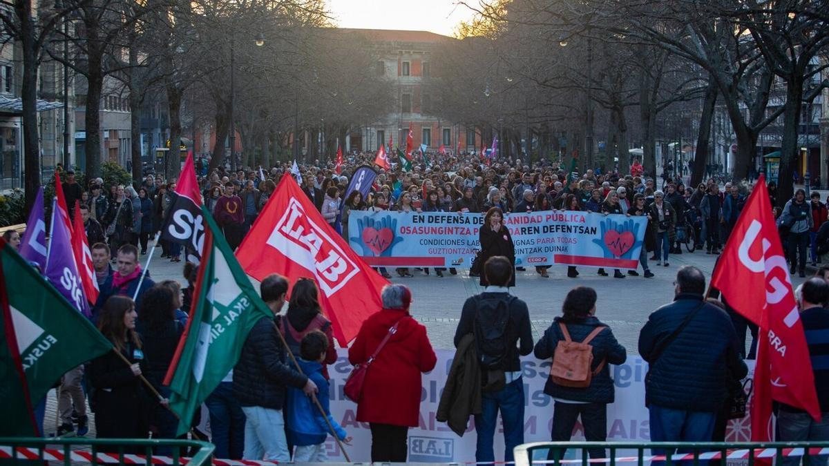 Momento final de la manifestación del miércoles que llevaron a cabo LAB, CCOO, ELA, UGT y Steilas.