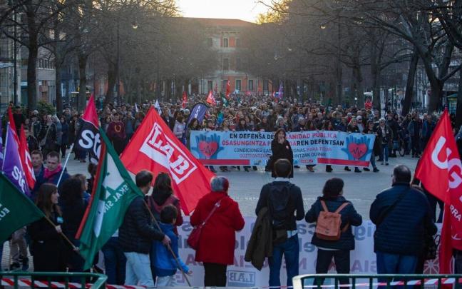 Momento final de la manifestación del miércoles que llevaron a cabo LAB, CCOO, ELA, UGT y Steilas. Momento final de la manifestación del miércoles que llevaron a cabo LAB, CCOO, ELA, UGT y Steilas.
