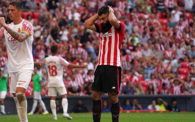Asier Villalibre se lamenta de una ocasión ante el Mallorca (0-0), en la primera jornada de LaLiga. Asier Villalibre se lamenta de una ocasión ante el Mallorca (0-0), en la primera jornada de LaLiga.