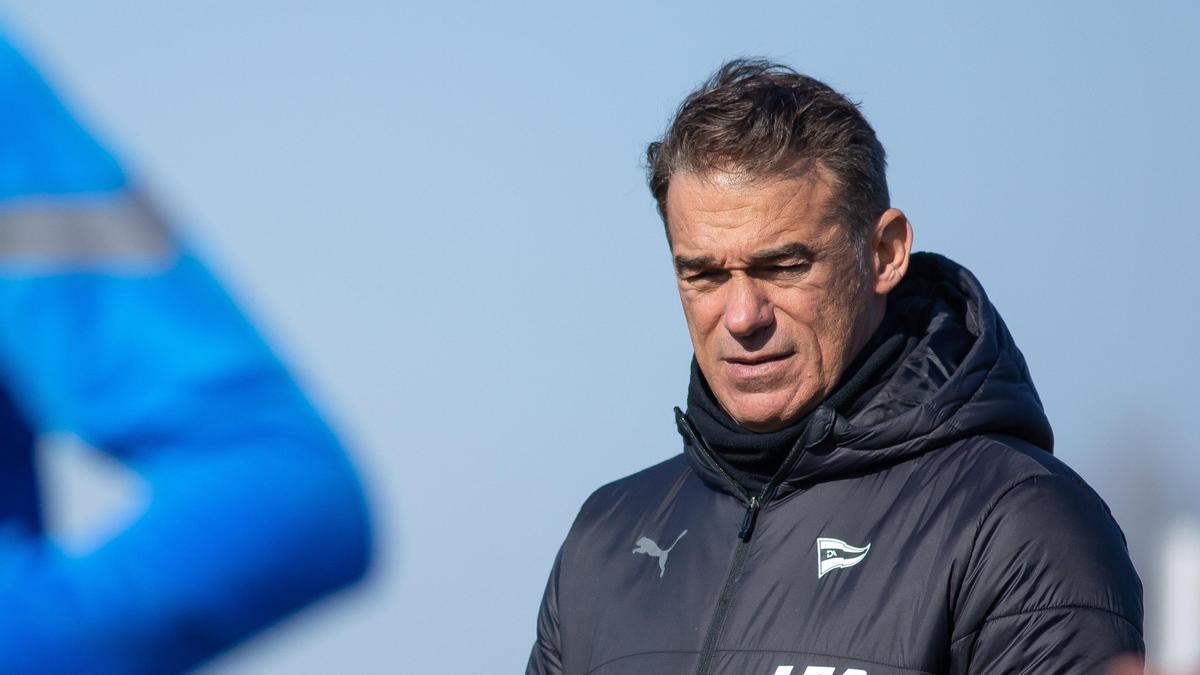 Luis García durante un entrenamiento en Ibaia