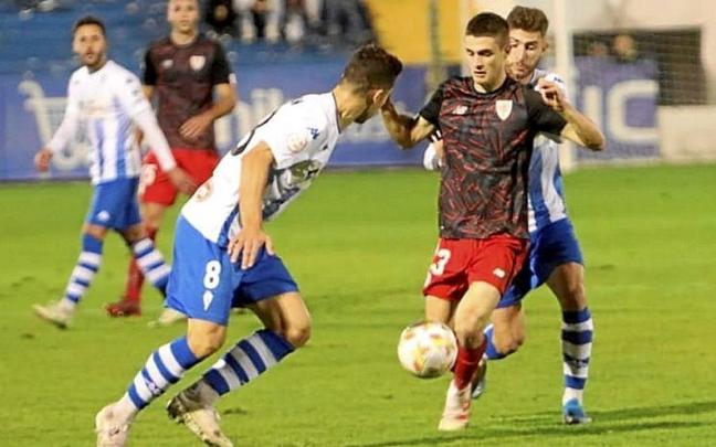 El Bilbao Athletic cede una renta de dos goles y acaba empatando en el 93’ con el Alcoyano.